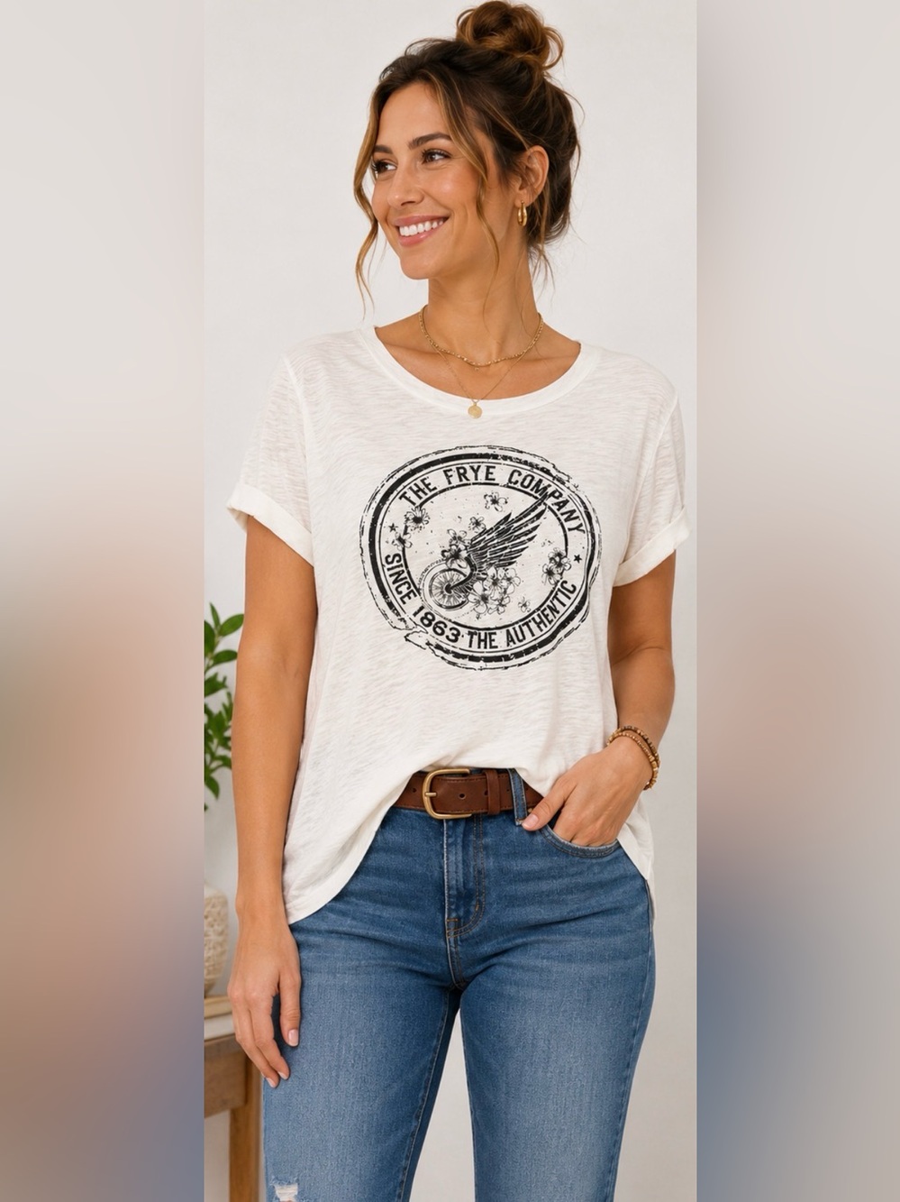 610 Frye Graphic Tee Medium White Distressed Logo Slub Knit Short Sleeve Top